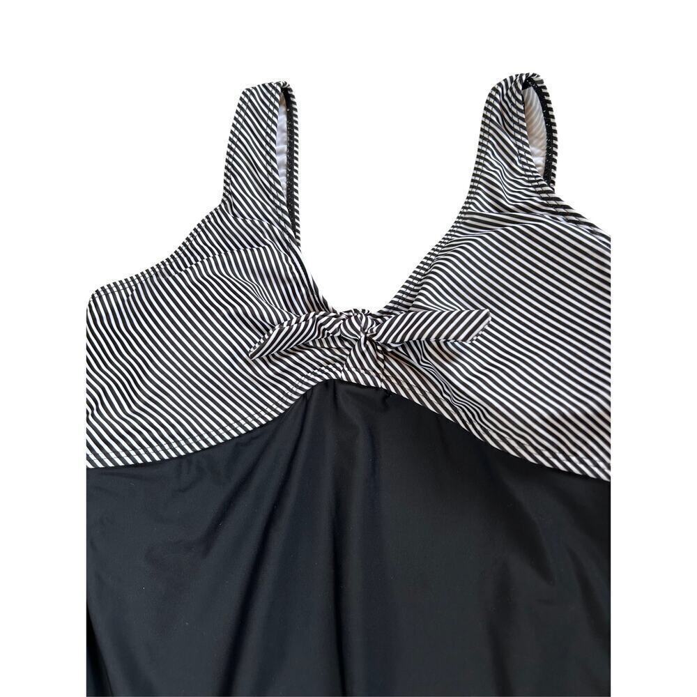 NWT beachsissi  Black And White Stripe One Piece Swimsuit Cutout Back Size L - Picture 3 of 8